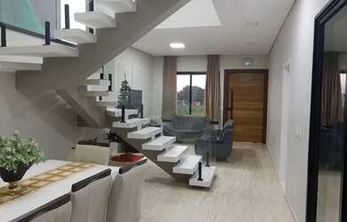 Imagem: A casa em condomínio possui 3 Dormitórios, 2 Banheiros, 2