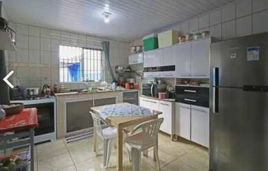 Imagem: A casa possui 2 Dormitórios, 2 Banheiros, 1 Vaga na garagem