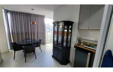 Imagem: O apartamento possui 3 Dormitórios, 2 Banheiros, 2 Vagas na