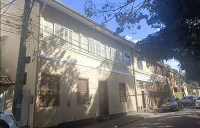 Imagem: O apartamento possui 2 Dormitórios e 1 Banheiro e está localizado