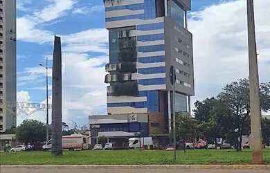 Imagem: O depósito possui 2 Vagas na garagem e 28m² de Área e está