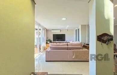 Imagem 8: Casa em Porto Alegre, no bairro Hípica, com 3 dormitório s , e 3 banheiros,...