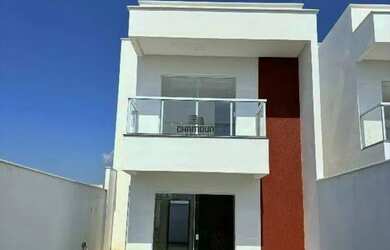 Imagem: A casa possui 3 Dormitórios, 3 Banheiros, 2 Vagas na garagem