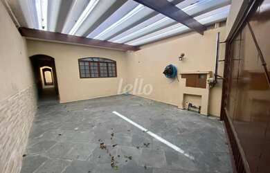 Imagem: A casa possui 3 Dormitórios, 3 Banheiros, 2 Vagas na garagem