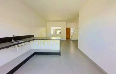 Imagem 5: Moderna Casa com 3 Quartos e Quintal no Planície da Serra Pronta para...