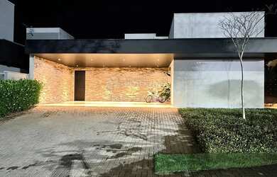 Imagem: A casa em condomínio possui 3 Dormitórios, 5 Banheiros, 4