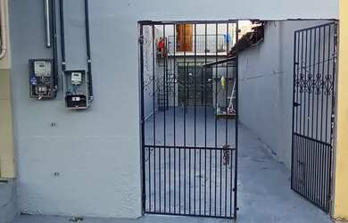 Imagem: A casa possui 1 Dormitório, 1 Banheiro, 2 Vagas na garagem