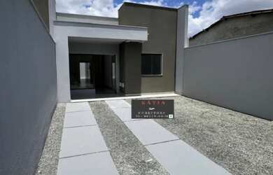 Imagem: A casa possui 2 Dormitórios, 2 Banheiros, 2 Vagas na garagem