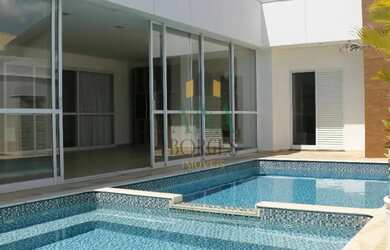 Imagem: A casa possui 3 Dormitórios, 4 Banheiros, 500m² de Área e