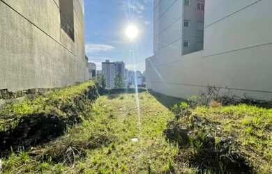 Imagem: O terreno possui 405m² de Área e está localizado em Sanvitto