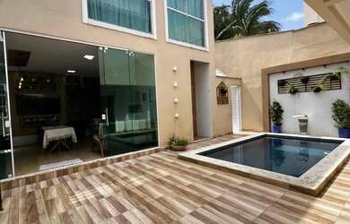 Imagem: A casa em condomínio possui 4 Dormitórios, 5 Banheiros, 3