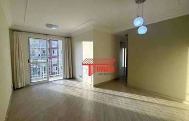 Imagem: O apartamento possui 3 Dormitórios, 1 Banheiro, 1 Vaga na garagem