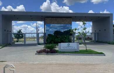 Imagem: O terreno possui 220m² de Área e está localizado em Sim