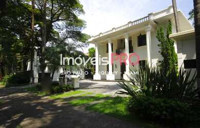 Imagem: O depósito possui 5 Vagas na garagem, 522-0m² de Área e está