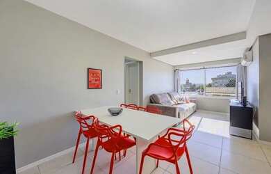 Imagem: O apartamento possui 2 Dormitórios, 2 Banheiros, 2 Vagas na