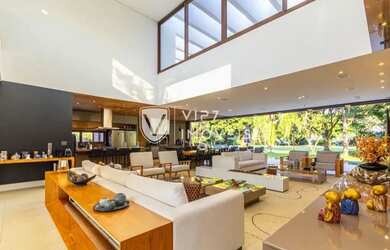 Imagem: A casa em condomínio possui 4 Dormitórios, 5 Banheiros, 5