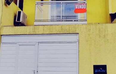 Imagem: A casa possui 1 Dormitório, 2 Banheiros, 1 Vaga na garagem