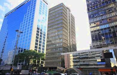 Imagem: O depósito possui 5 Vagas na garagem e 6420m² de Área e está