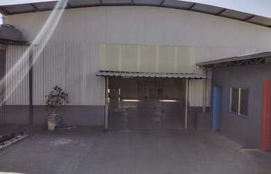 Imagem: O depósito possui 4 Vagas na garagem, 217m² de Área e está