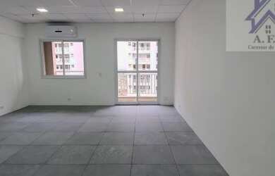 Imagem: O depósito possui 1 Vaga na garagem, 40m² de Área e está