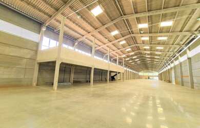 Imagem: O depósito possui 4800m² de Área e está localizado em Jardim