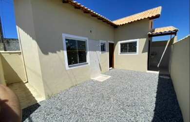 Imagem: A casa possui 1 Dormitório, 1 Banheiro, 1 Vaga na garagem