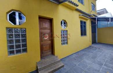 Imagem: A casa possui 1 Dormitório, 4 Banheiros, 300m² de Área e