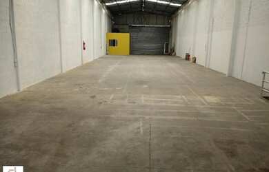 Imagem 2: Galpão 500 m² em Jandira para distribuição ou fabricação