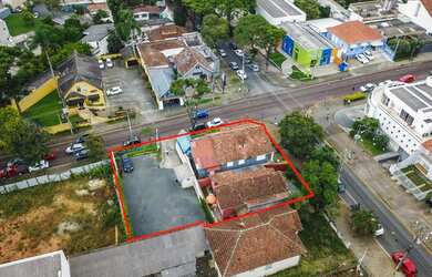 Imagem: O terreno possui 812m² de Área e está localizado em Bom