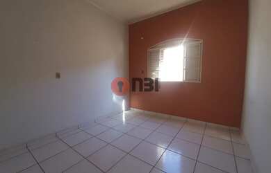 Imagem: O depósito possui 3 Vagas na garagem, 275m² de Área e está