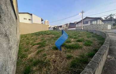 Imagem: O terreno possui 307m² de Área e está localizado em Parque