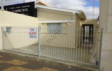 Imagem: A casa possui 1 Dormitório, 1 Banheiro, 1 Vaga na garagem e