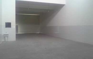 Imagem 14: Galpão moderno Galpão / depósito com 2 vagas na garagem