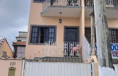 Imagem: A casa possui 2 Dormitórios, 2 Banheiros, 1 Vaga na garagem