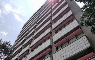 Imagem: O depósito possui 2 Vagas na garagem, 131m² de Área e está