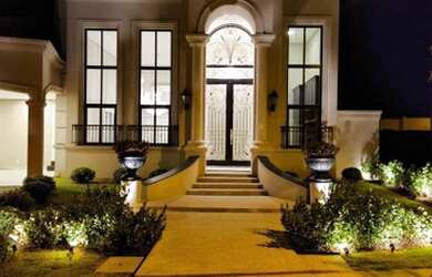 Imagem: A casa em condomínio possui 4 Dormitórios, 5 Banheiros, 4