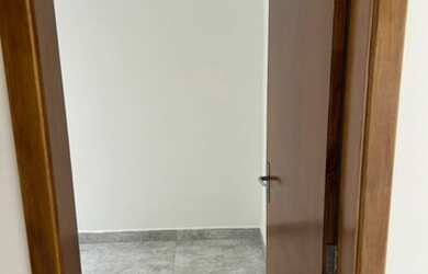 Imagem 4: Saia do Aluguel More ao lado da Estação do monotrilho