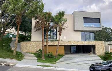 Imagem: A casa em condomínio possui 4 Dormitórios, 5 Banheiros, 5