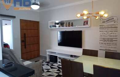 Imagem: A casa possui 3 Dormitórios, 1 Banheiro, 2 Vagas na garagem