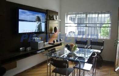 Imagem: A casa possui 3 Dormitórios, 3 Banheiros, 1 Vaga na garagem