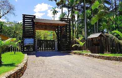 Imagem: O terreno possui Piscina e está localizado em Morretes, PR