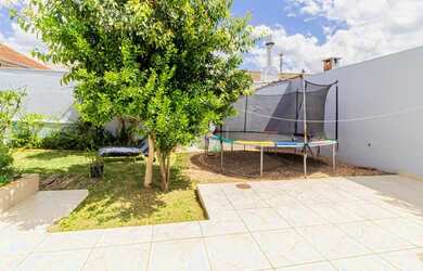 Imagem 1: Casa em Vila Ipiranga. Lareira, 2 Vagas na garageme3 Dormitórios