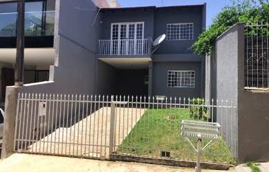 Imagem: A casa em condomínio possui 3 Dormitórios, 3 Banheiros, 2