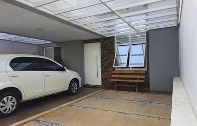 Imagem: A casa em condomínio possui 3 Dormitórios, 3 Banheiros, 2