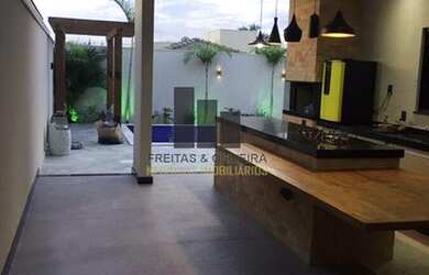 Imagem: A casa em condomínio possui 3 Dormitórios, 5 Banheiros, 4