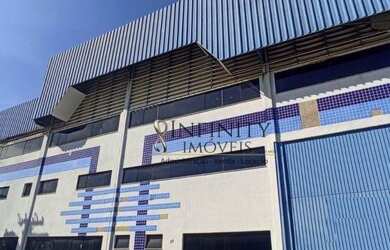 Imagem: O depósito possui 4 Vagas na garagem, 1.078m² de Área e