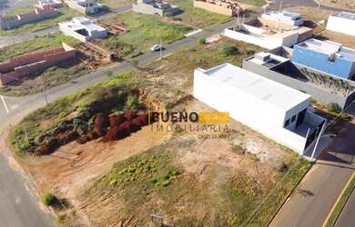 Imagem: O terreno possui 303m² de Área e está localizado em Jardim