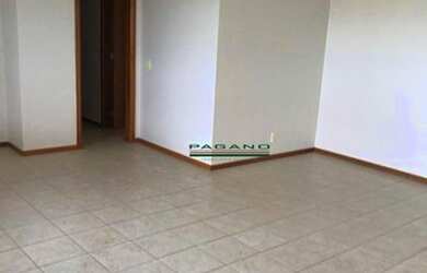 Imagem: O apartamento possui 3 Dormitórios, 1 Banheiro, 2 Vagas na