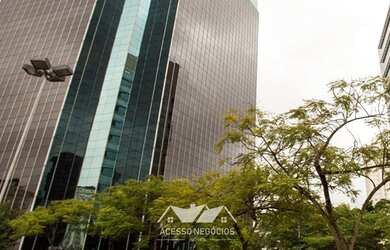 Imagem: O depósito possui 5 Vagas na garagem, 1.339m² de Área e