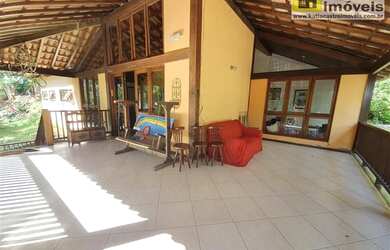 Imagem: A casa em condomínio possui 4 Dormitórios, 3 Banheiros, 5